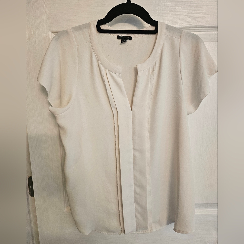 Ann Taylor Medium Petite Short Sleeve Blouse